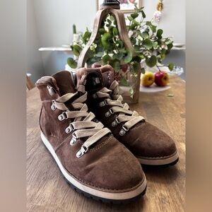 Universal Thread women’s Jessie hiking boots